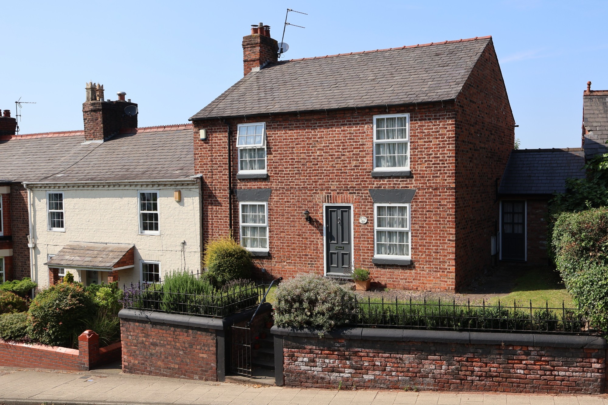 7.7 Boundary - Frodsham image