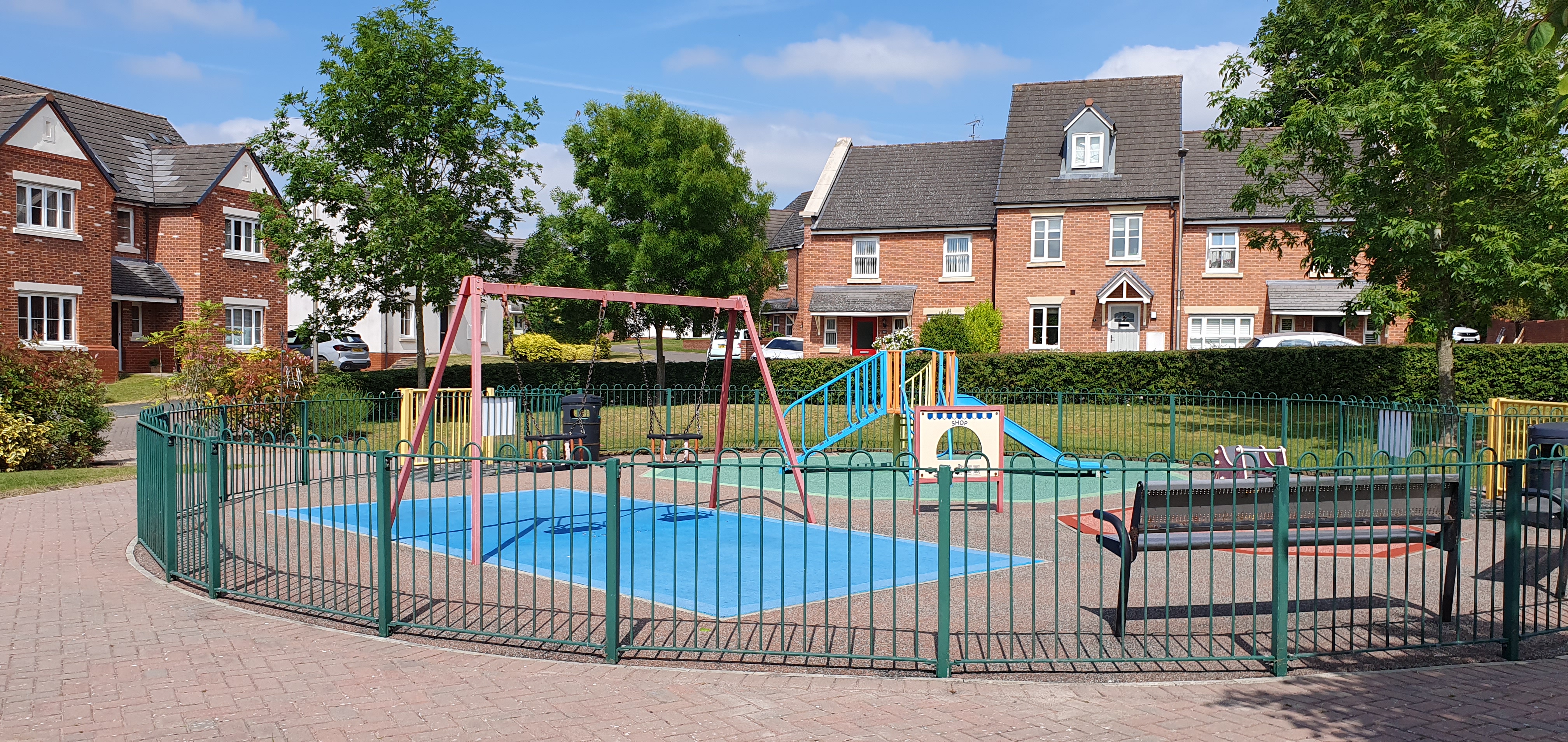 An example of purely ‘physical middle’ in a rural development of 43 dwellings There are no non-residential uses, but its central location along with active frontages, greenery, and play equipment define it as a place for residents to come together. Maddocks Close, Farndon.