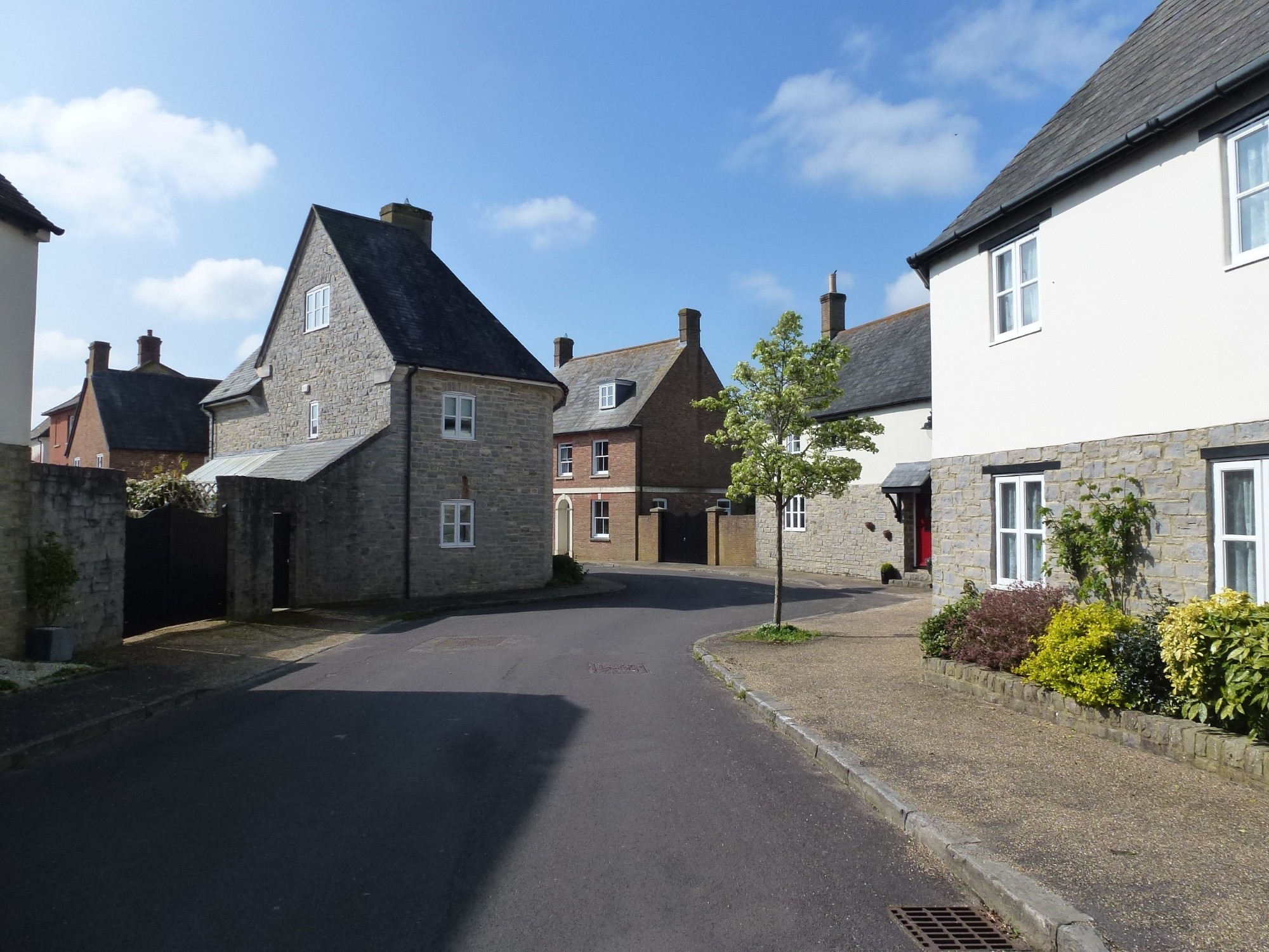 Fig 5.9b Poundbury traffic calming (Andy Cameron) image